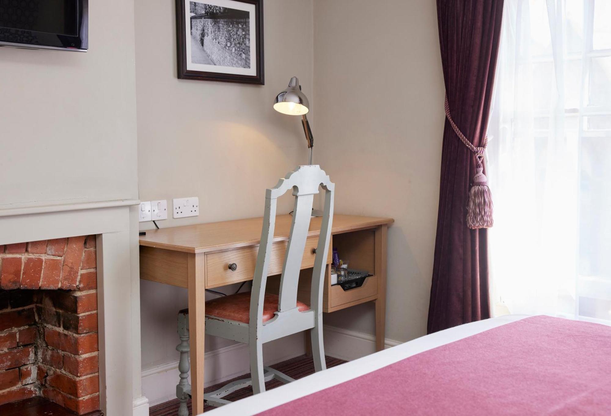 The Bushel By Greene King Inns Bury St. Edmunds Esterno foto